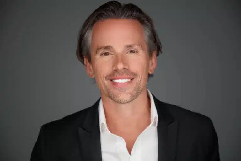joe pardavila headshot